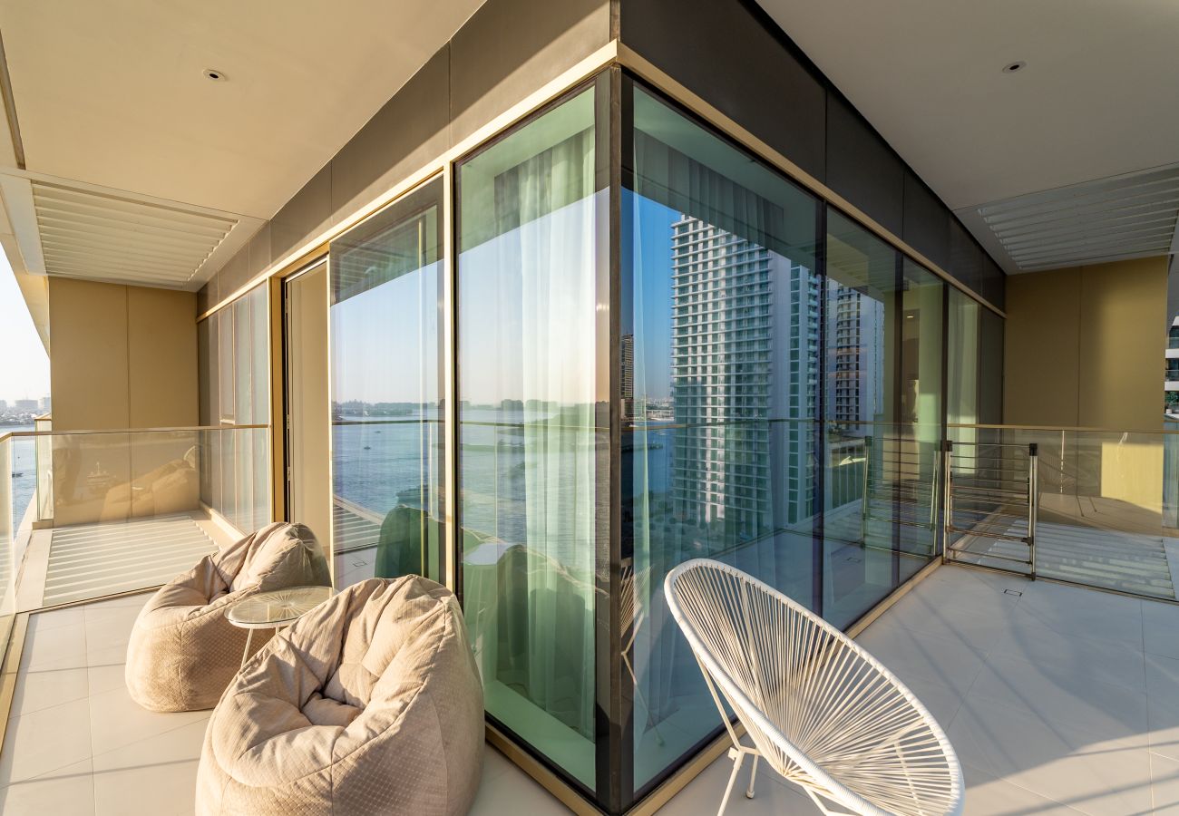 Apartment in Dubai - Elite 1BR Emaar Beachfront | Near Marina & JBR