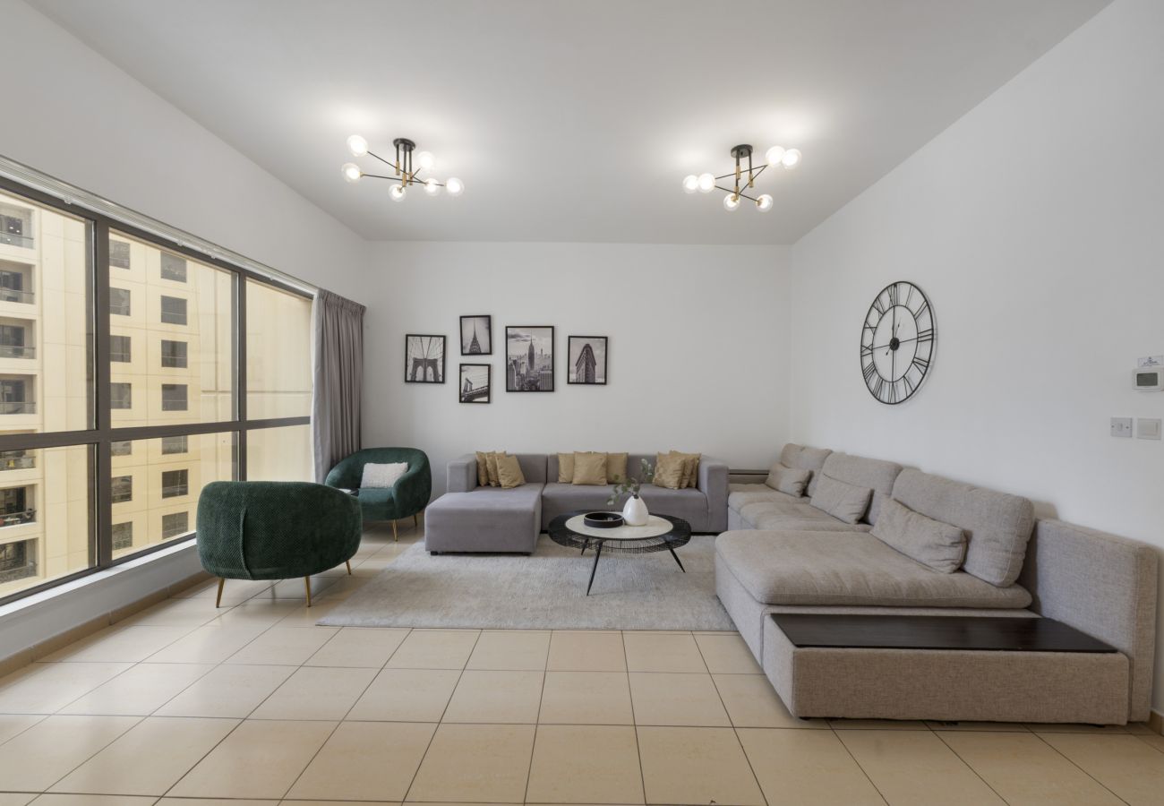 Apartment in Dubai - Cozy JBR 2BR Retreat | Steps to the Beach & The Walk