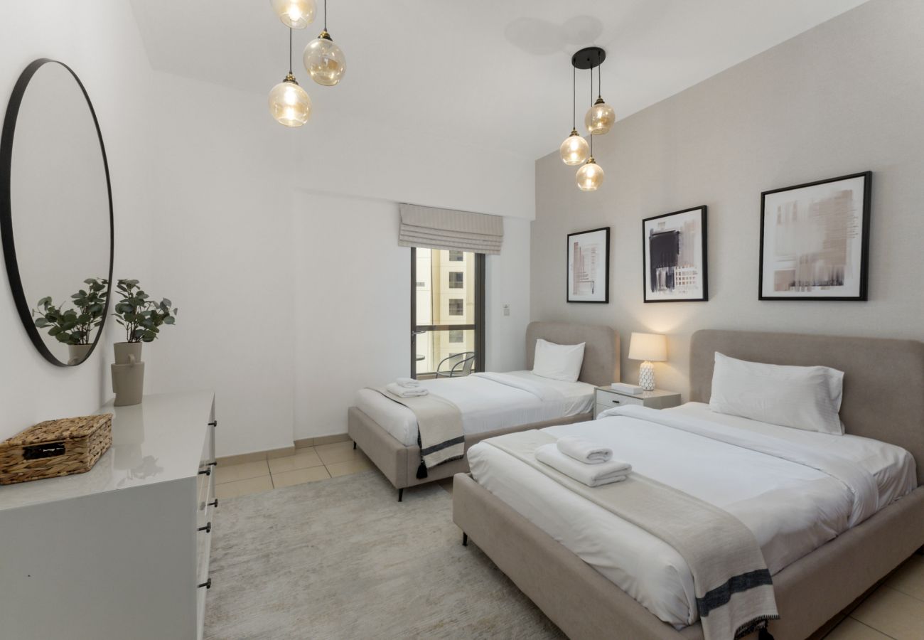 Apartment in Dubai - Cozy JBR 2BR Retreat | Steps to the Beach & The Walk