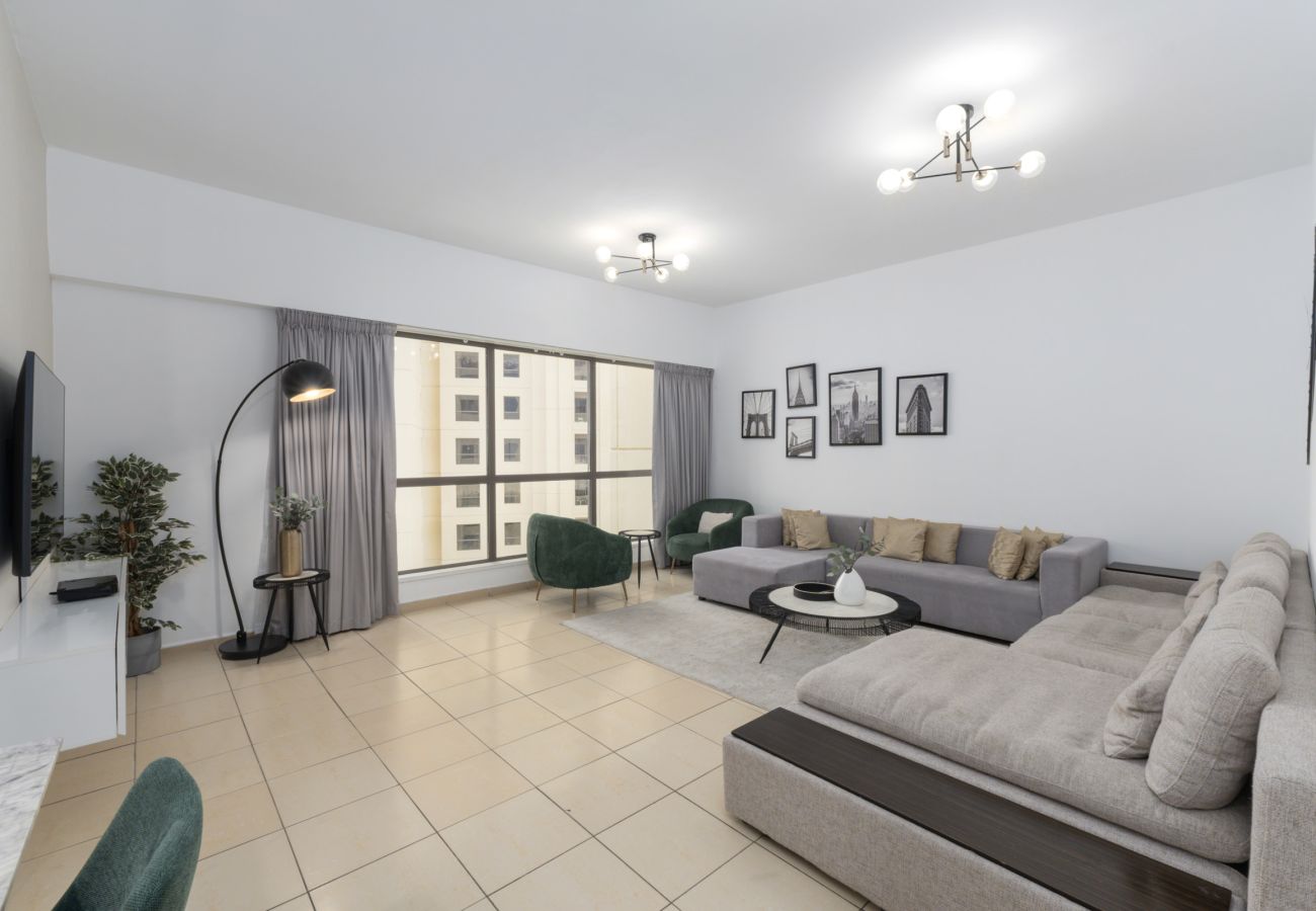 Apartment in Dubai - Cozy JBR 2BR Retreat | Steps to the Beach & The Walk
