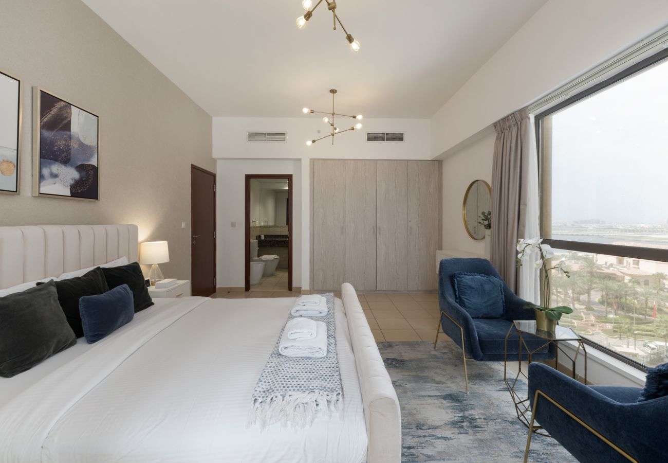 Apartment in Dubai - Cozy JBR 2BR Retreat | Steps to the Beach & The Walk