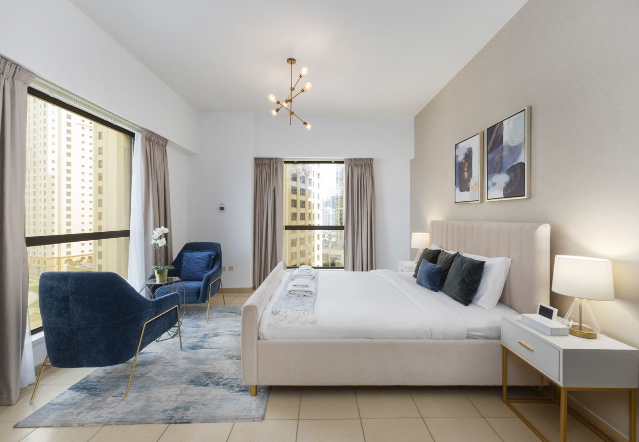 Apartment in Dubai - Cozy JBR 2BR Retreat | Steps to the Beach & The Walk