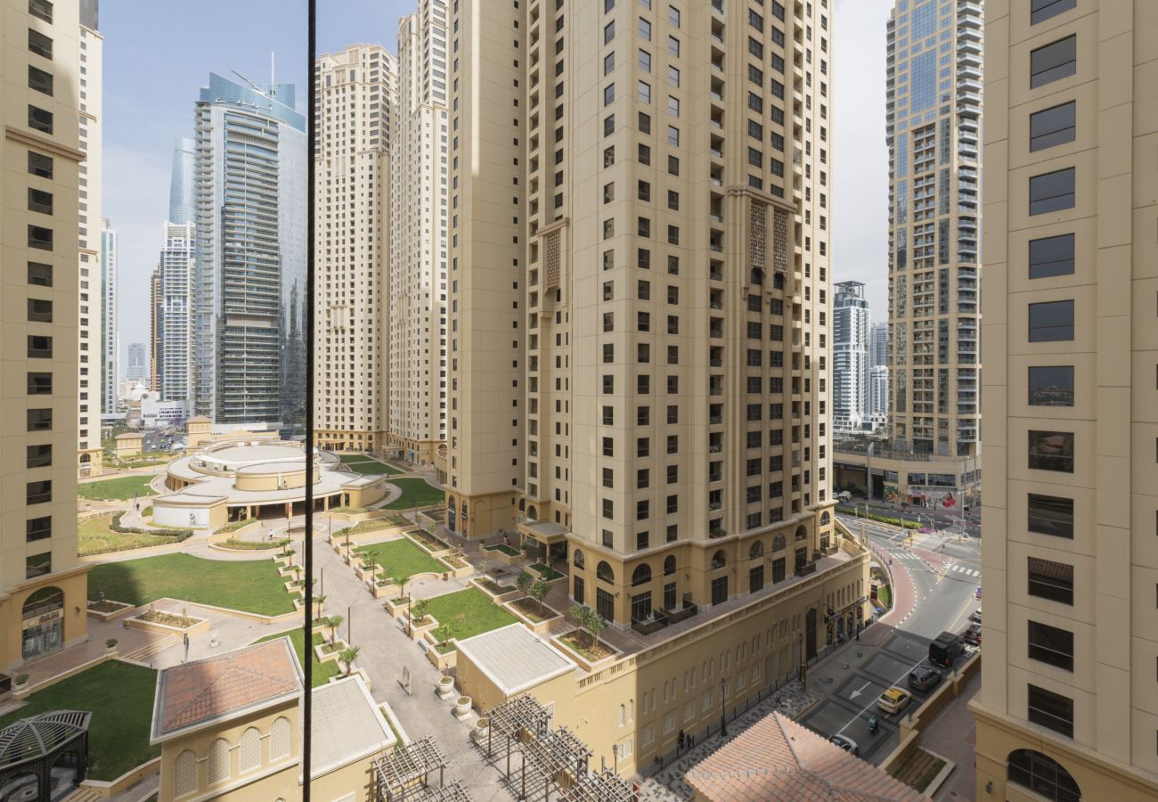 Apartment in Dubai - Cozy JBR 2BR Retreat | Steps to the Beach & The Walk