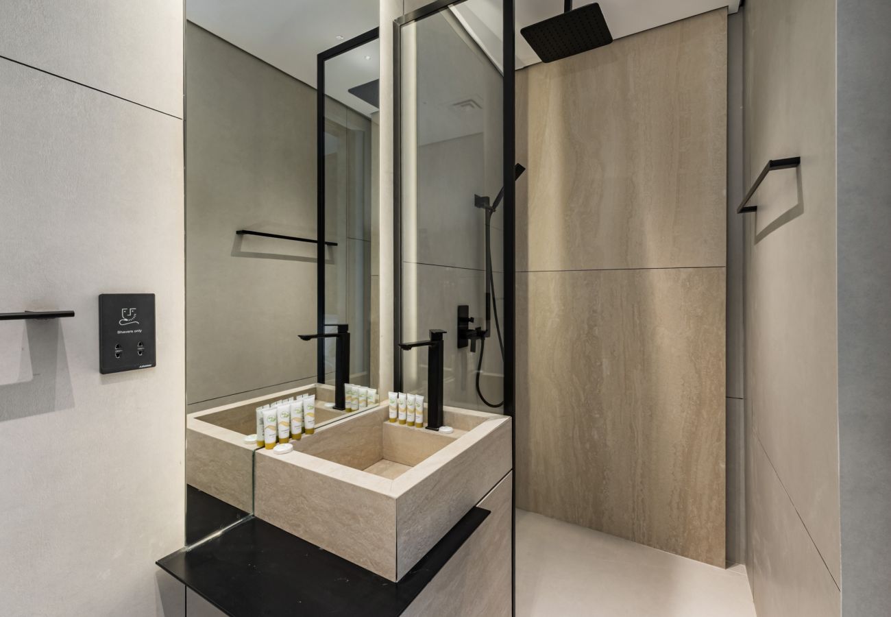 Apartment in Dubai - Prime JLT Stay | Near Metro & Lakeside Dining