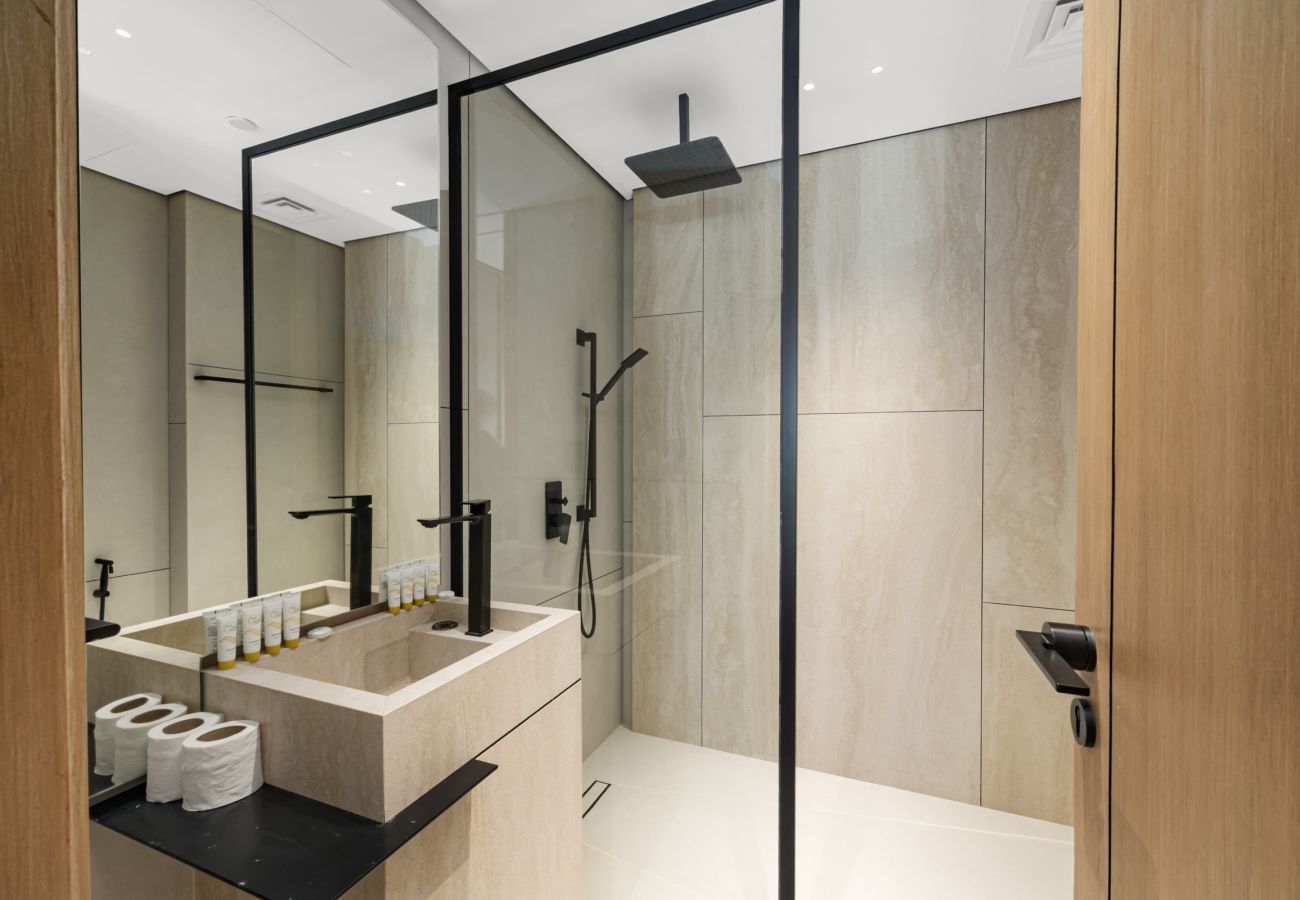 Apartment in Dubai - Prime JLT Stay | Near Metro & Lakeside Dining