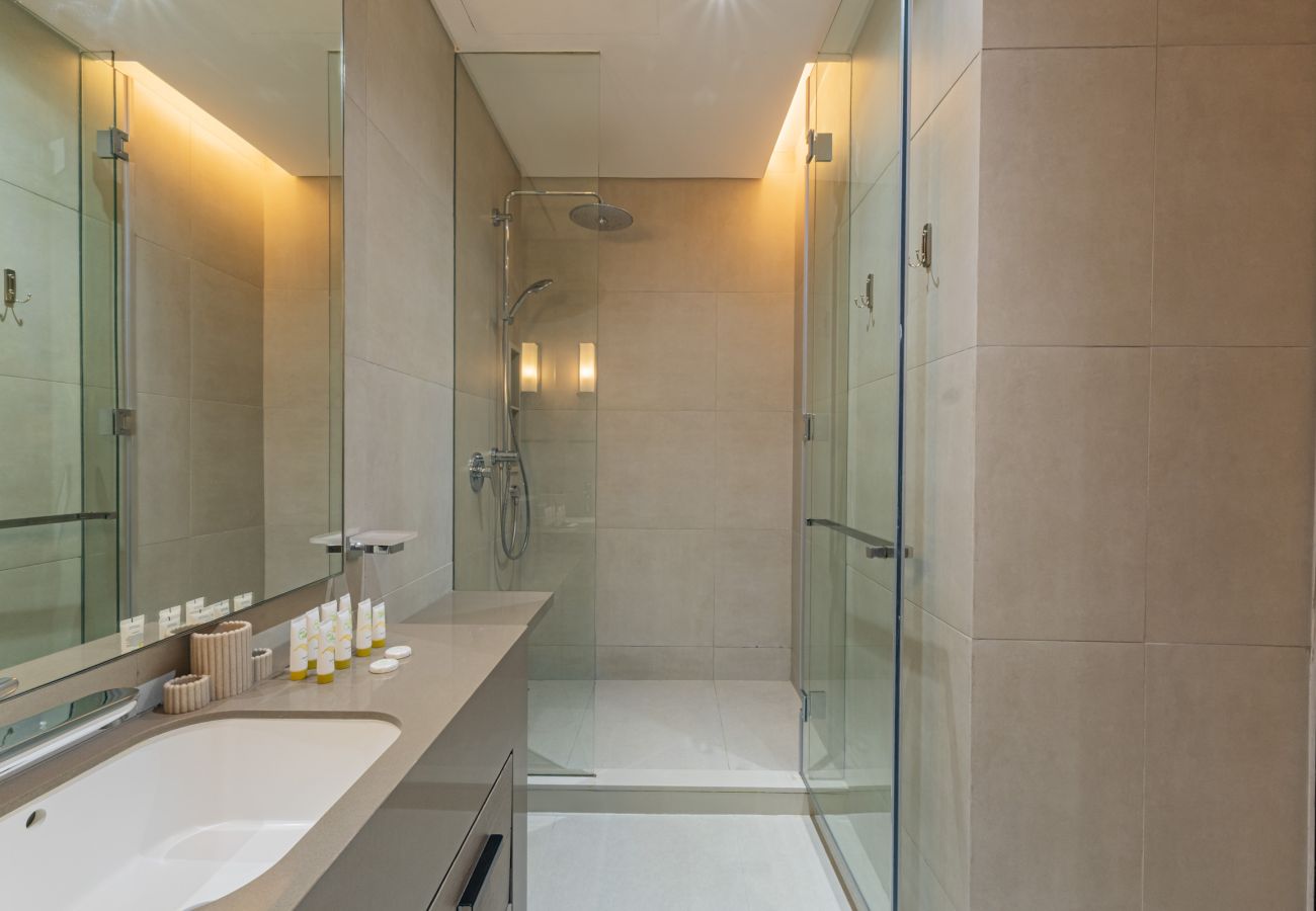 Apartment in Dubai - Live the Vibe: Upgraded 2BR | JBR Coastal Living