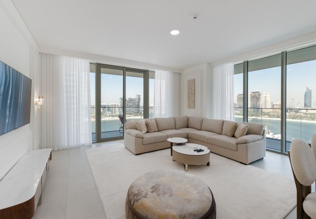 Apartment in Dubai - Modern Beachfront 3BR Apt | Near Marina & JBR 