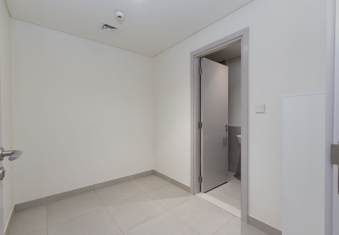 Apartment in Dubai - Modern Beachfront 3BR Apt | Near Marina & JBR 