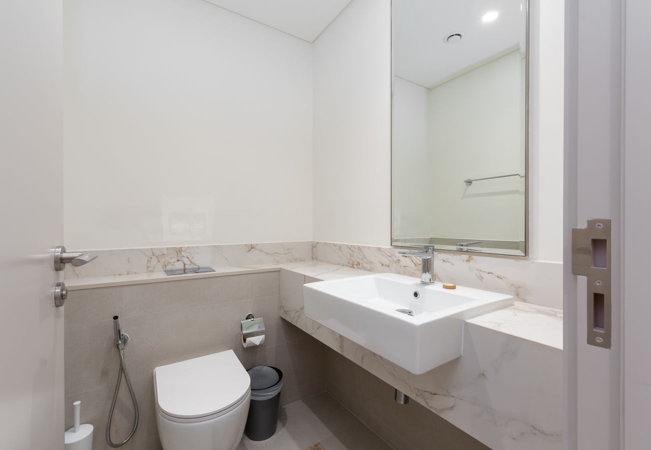 Apartment in Dubai - Modern Beachfront 3BR Apt | Near Marina & JBR 