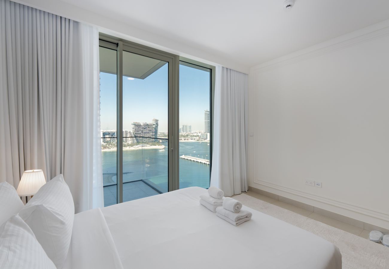 Apartment in Dubai - Modern Beachfront 3BR Apt | Near Marina & JBR 