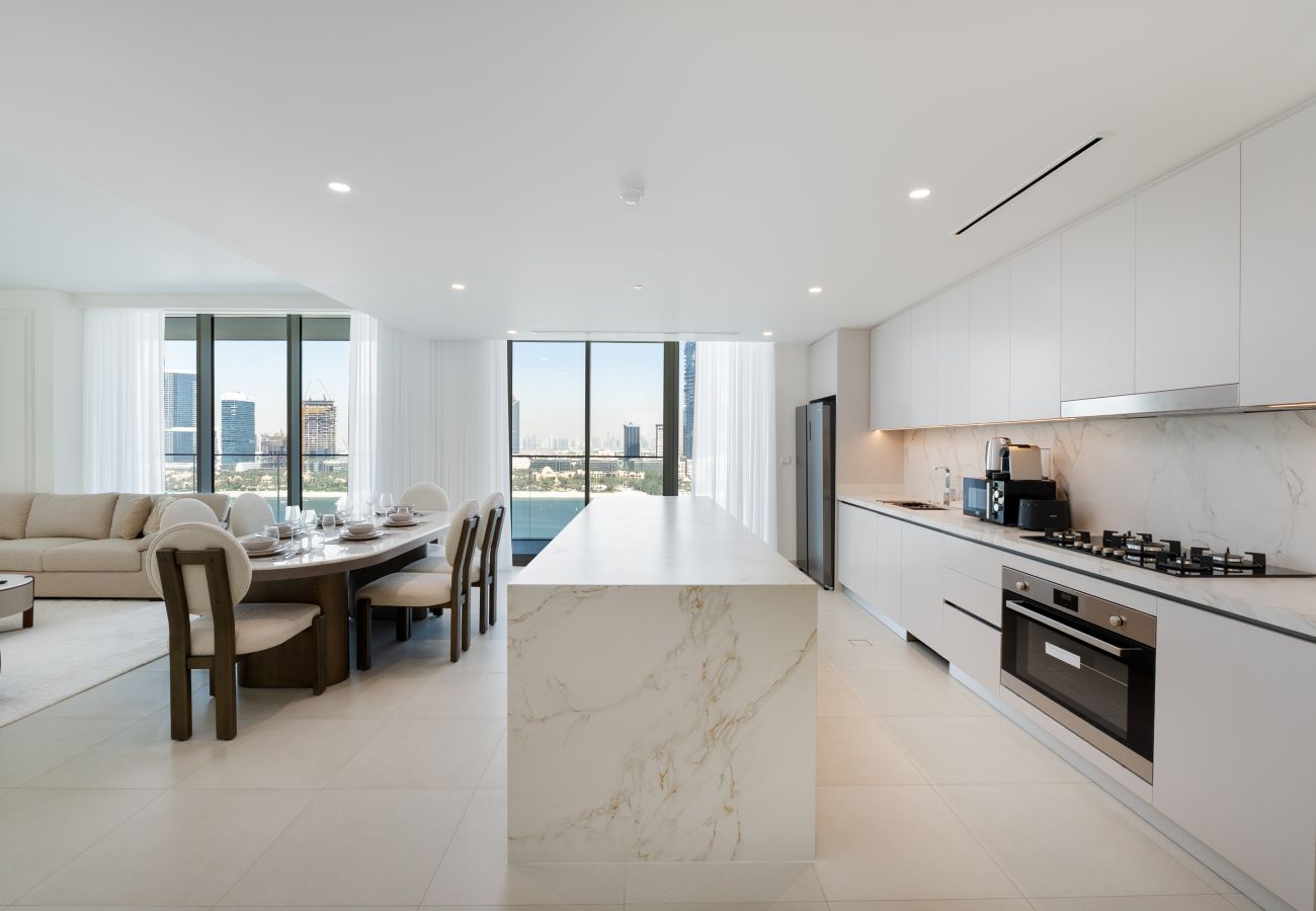 Apartment in Dubai - Modern Beachfront 3BR Apt | Near Marina & JBR 