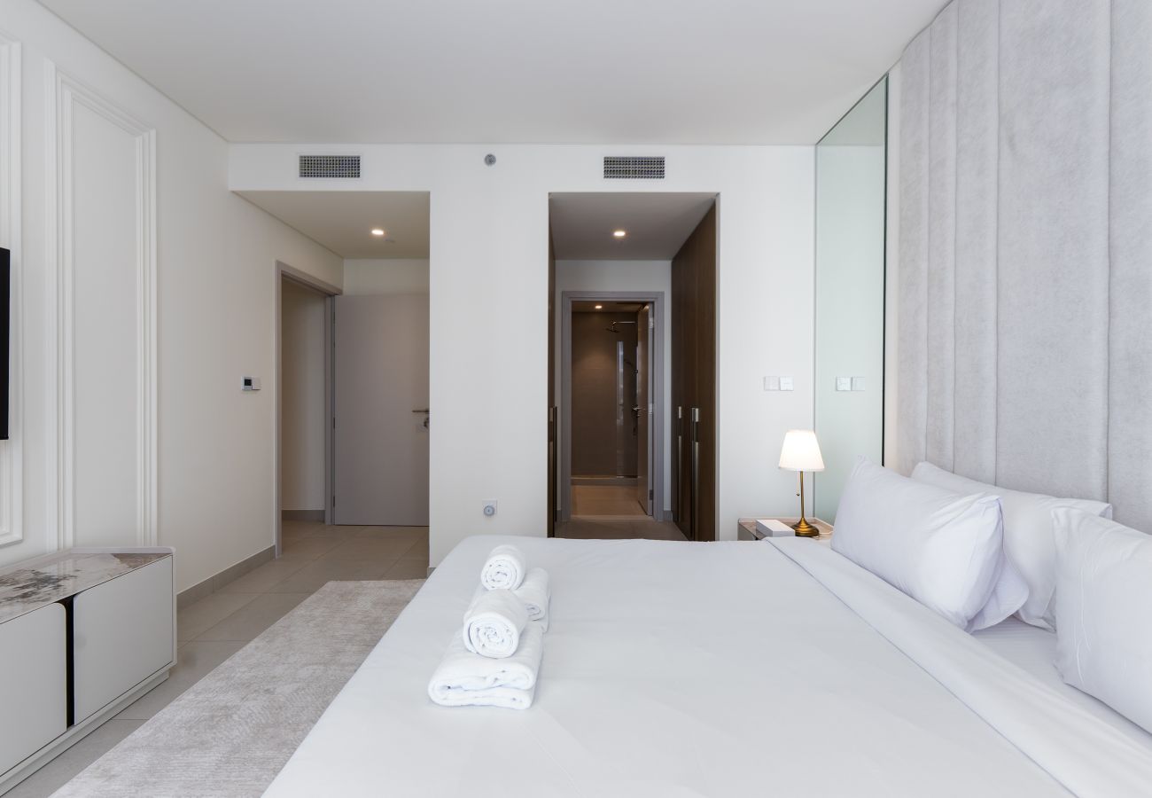 Apartment in Dubai - Modern Beachfront 3BR Apt | Near Marina & JBR 