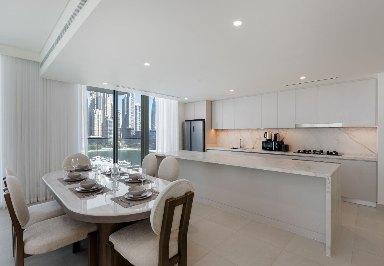 Apartment in Dubai - Modern Beachfront 3BR Apt | Near Marina & JBR 