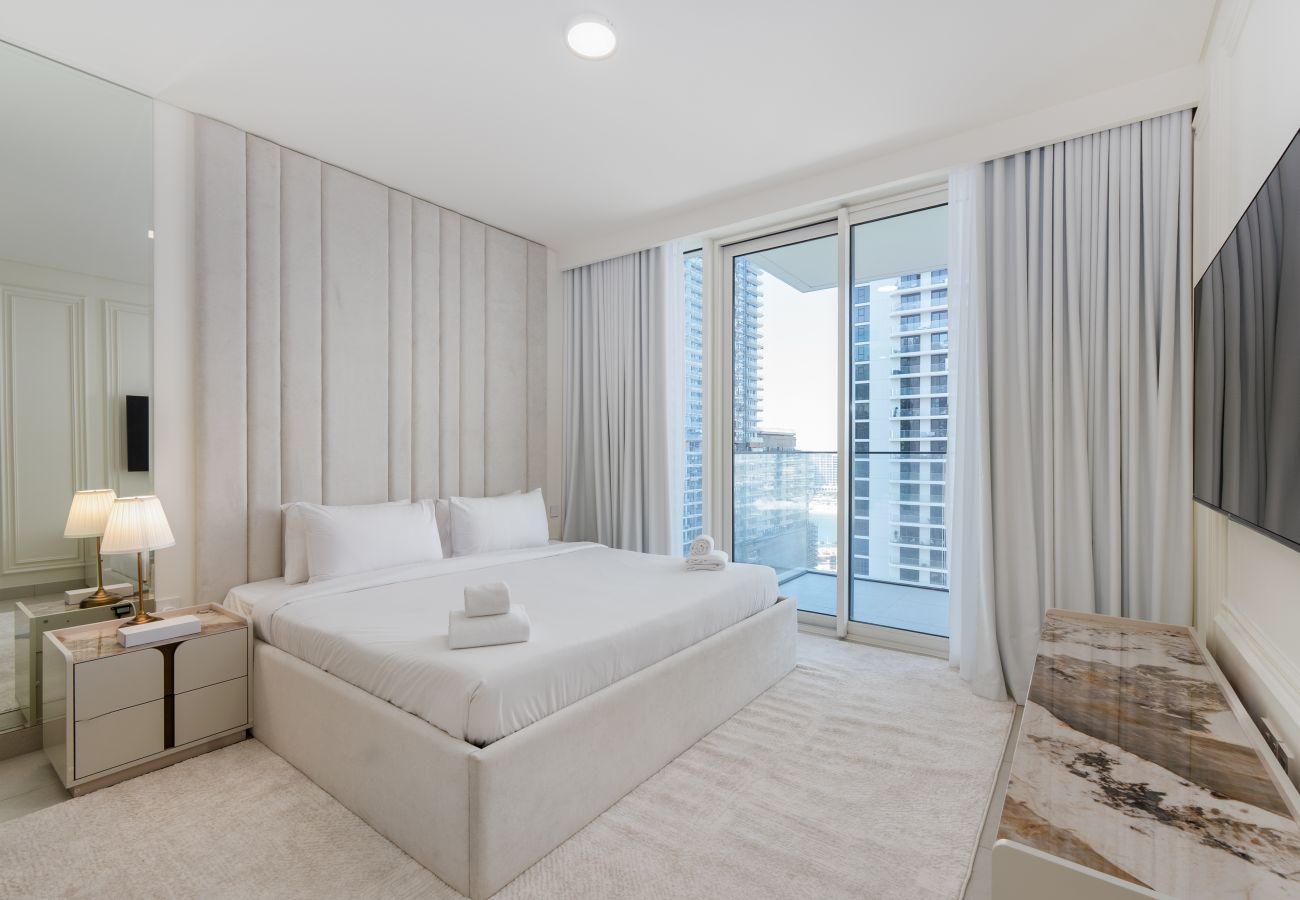 Apartment in Dubai - Modern Beachfront 3BR Apt | Near Marina & JBR 