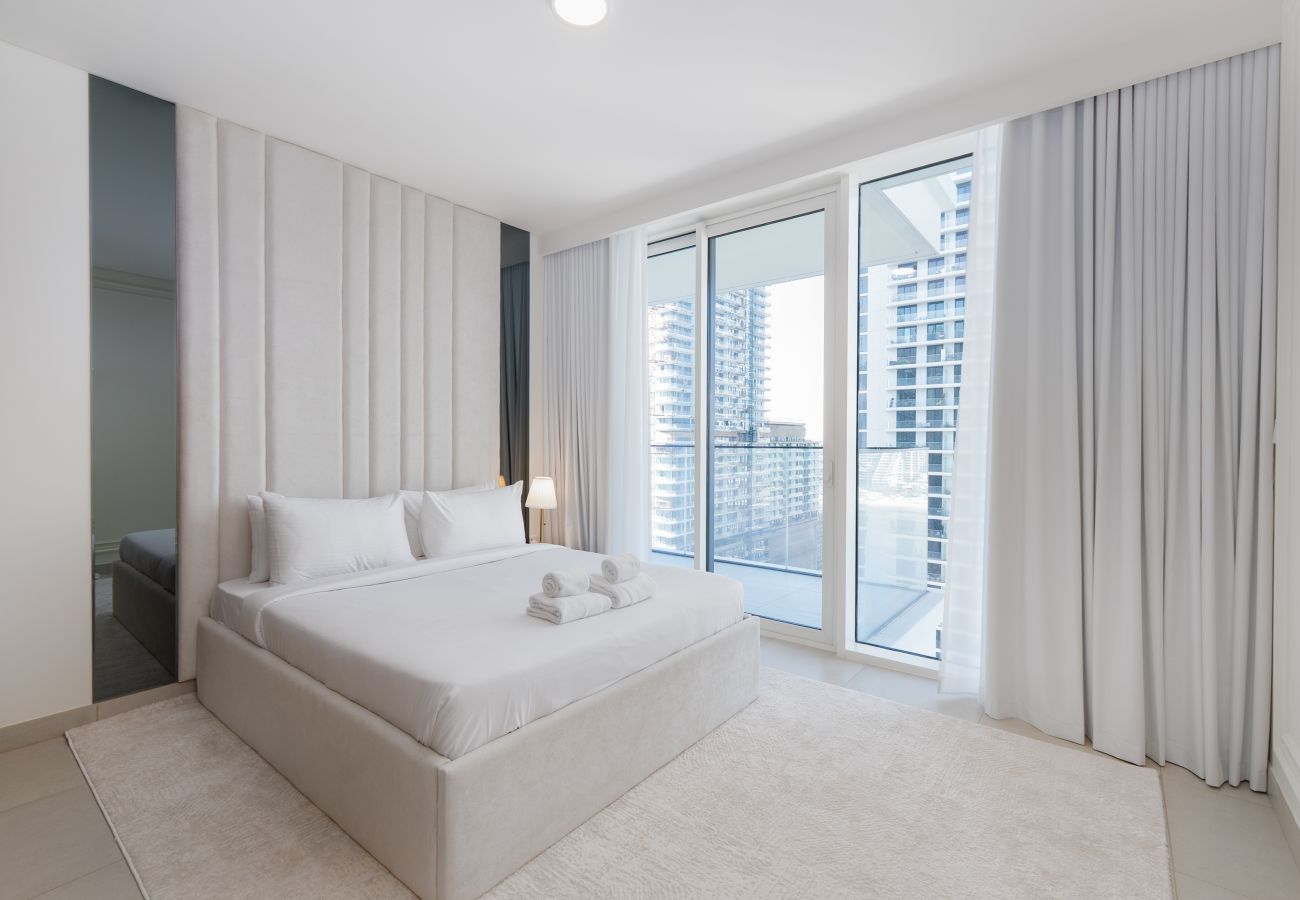 Apartment in Dubai - Modern Beachfront 3BR Apt | Near Marina & JBR 