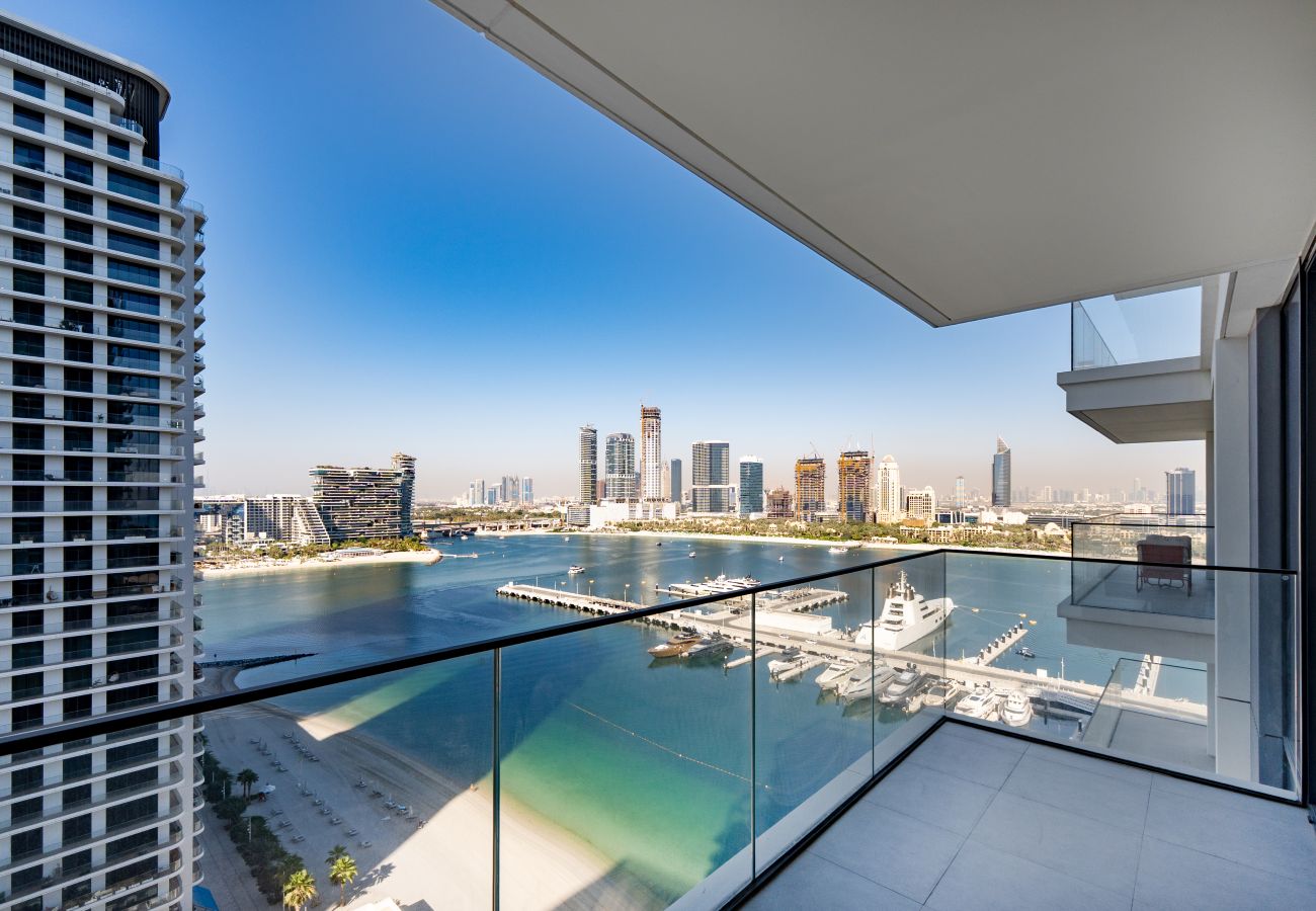 Apartment in Dubai - Modern Beachfront 3BR Apt | Near Marina & JBR 