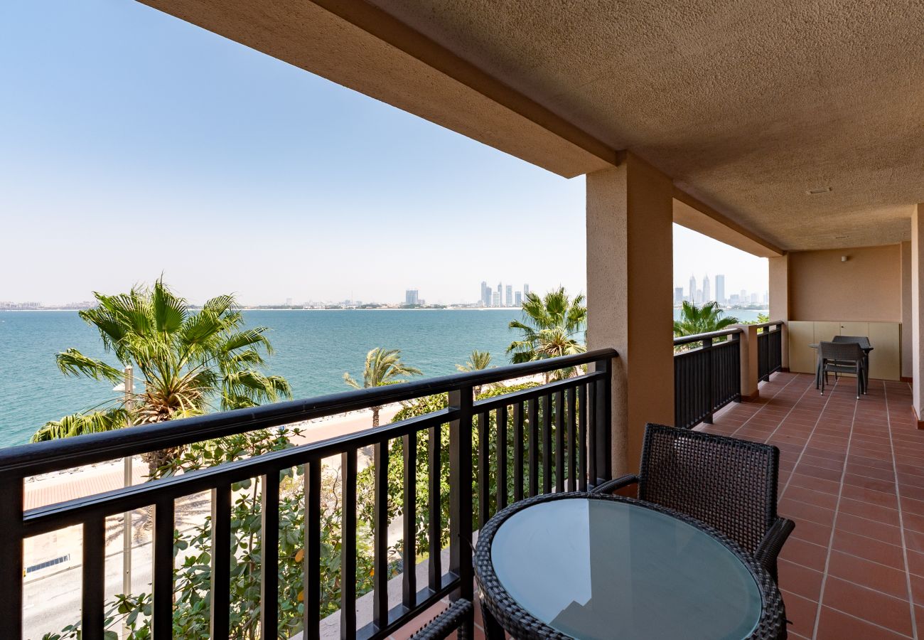 Apartment in Dubai - Palm Jumeirah 2BR | Prime Burj Al Arab Balcony