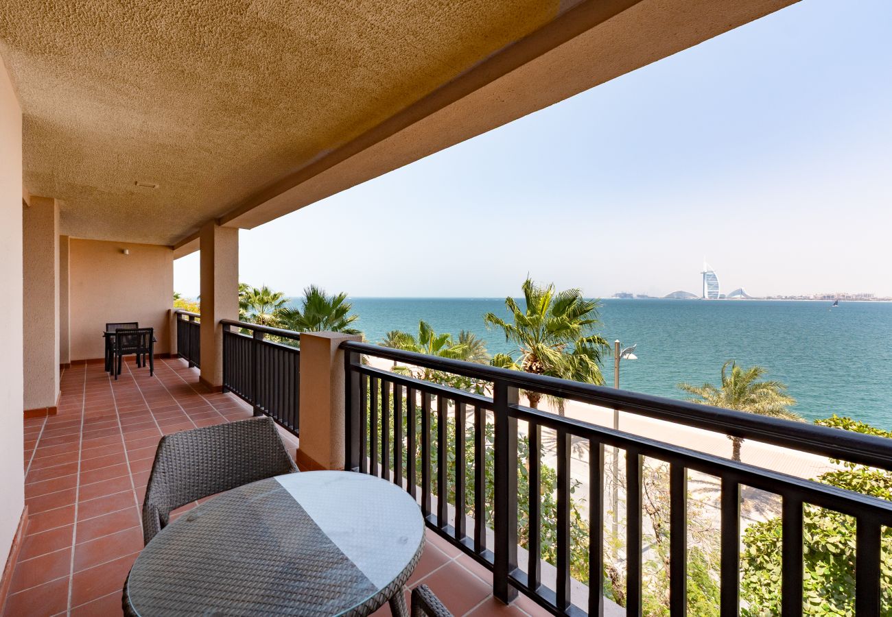 Apartment in Dubai - Palm Jumeirah 2BR | Prime Burj Al Arab Balcony