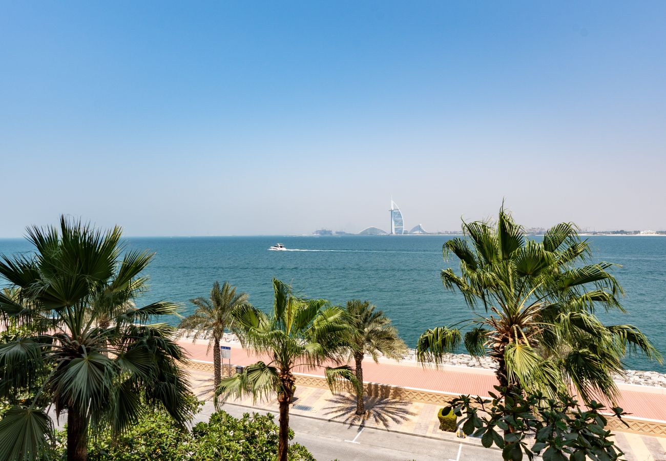 Apartment in Dubai - Palm Jumeirah 2BR | Prime Burj Al Arab Balcony