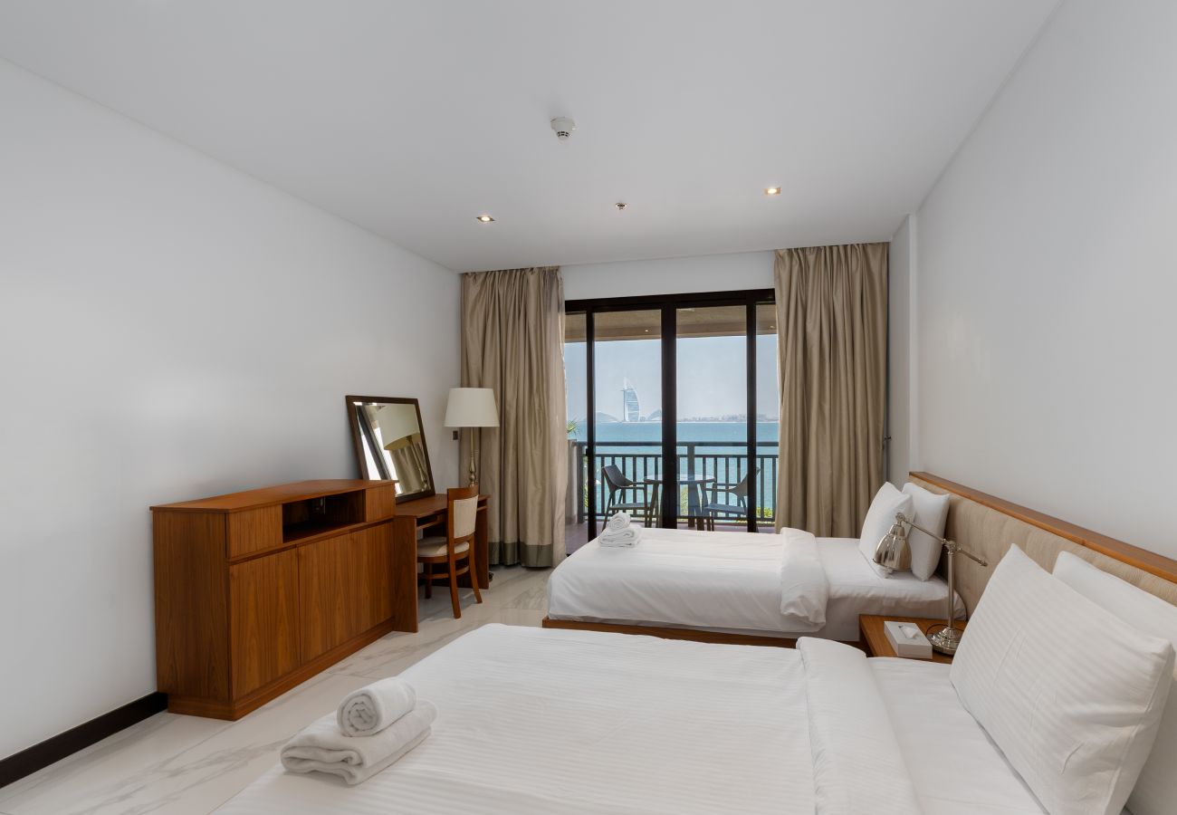 Apartment in Dubai - Palm Jumeirah 2BR | Prime Burj Al Arab Balcony