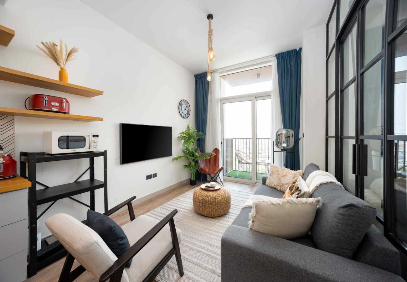 Apartment in Dubai - Boho-Chic 1BR w/ Pool | Dubai Hills
