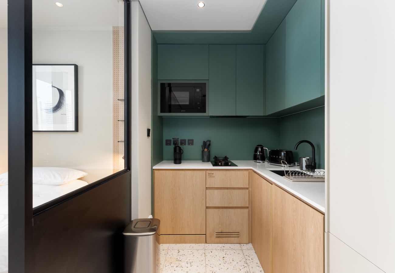 Studio in Dubai - Sleek Studio w/ Burj Khalifa View
