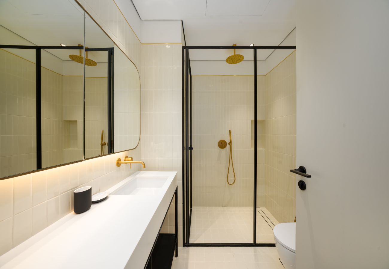 Studio in Dubai - Sleek Studio w/ Burj Khalifa View