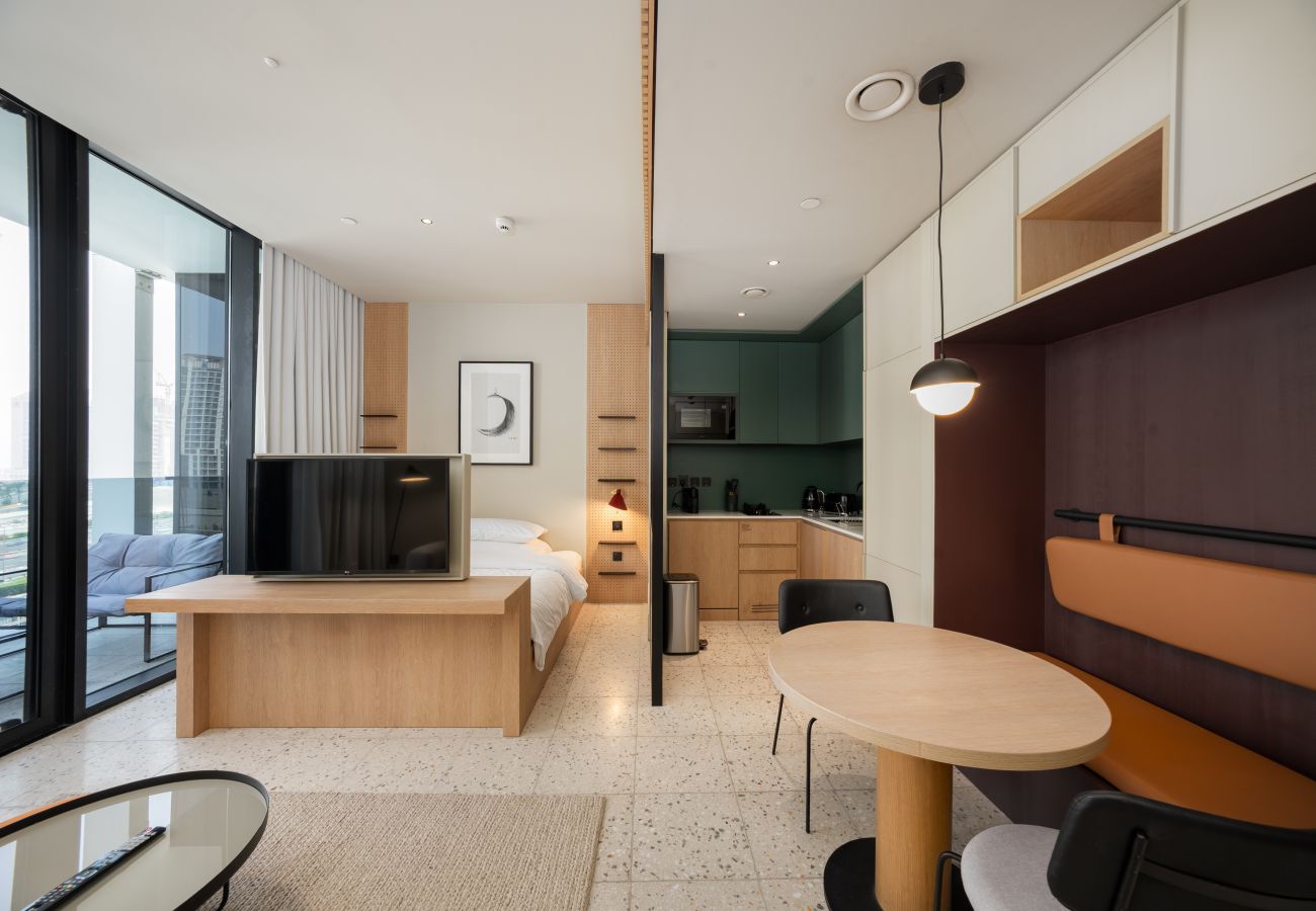 Studio in Dubai - Sleek Studio w/ Burj Khalifa View