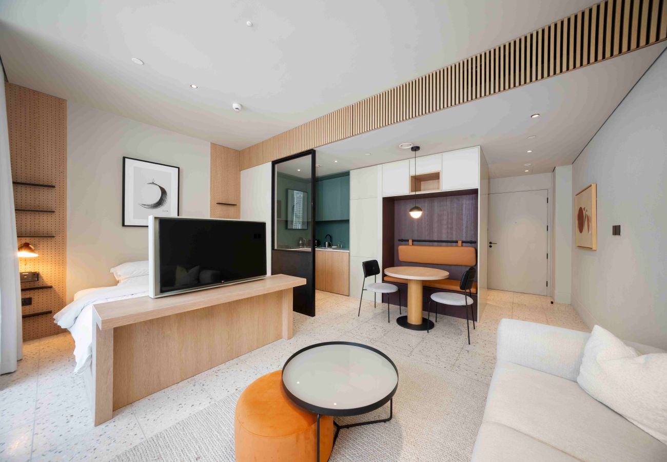 Studio in Dubai - Sleek Studio w/ Burj Khalifa View