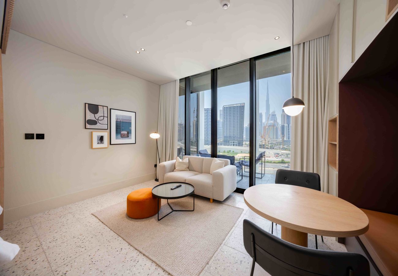 Studio in Dubai - Modern Studio Near Downtown | Burj View