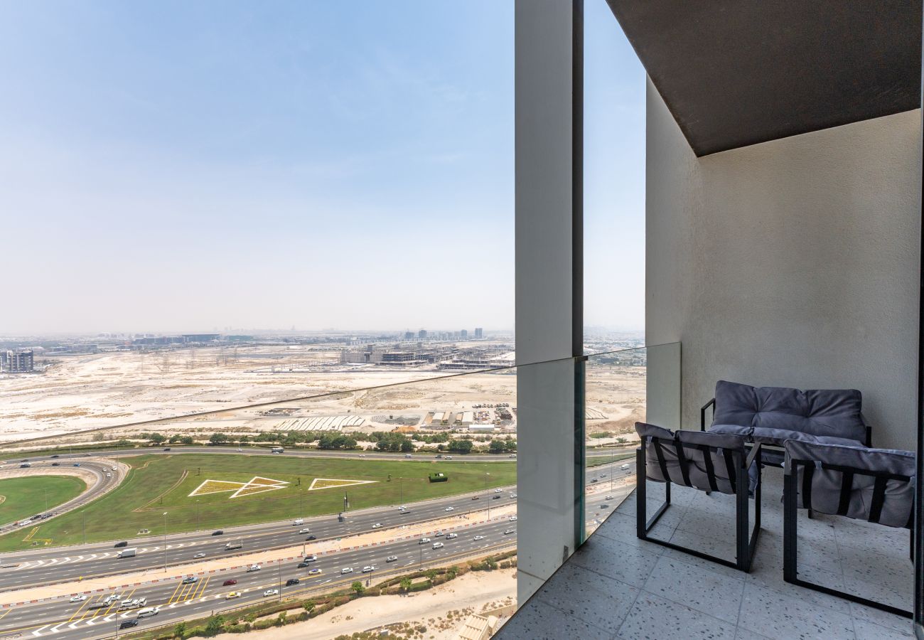 Studio in Dubai - Upscale Business Bay Studio w/ Pool