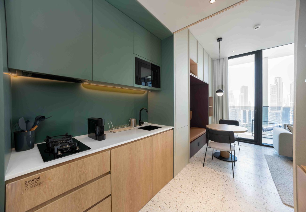Studio in Dubai - Vibrant Studio w/ Burj View & Balcony