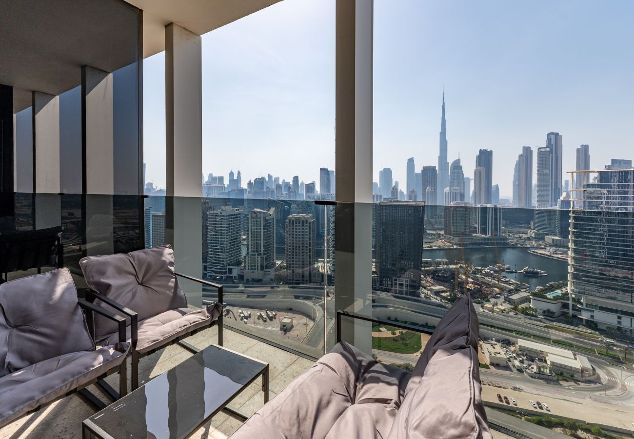 Studio in Dubai - Modern Upside Studio w/ Skyline View