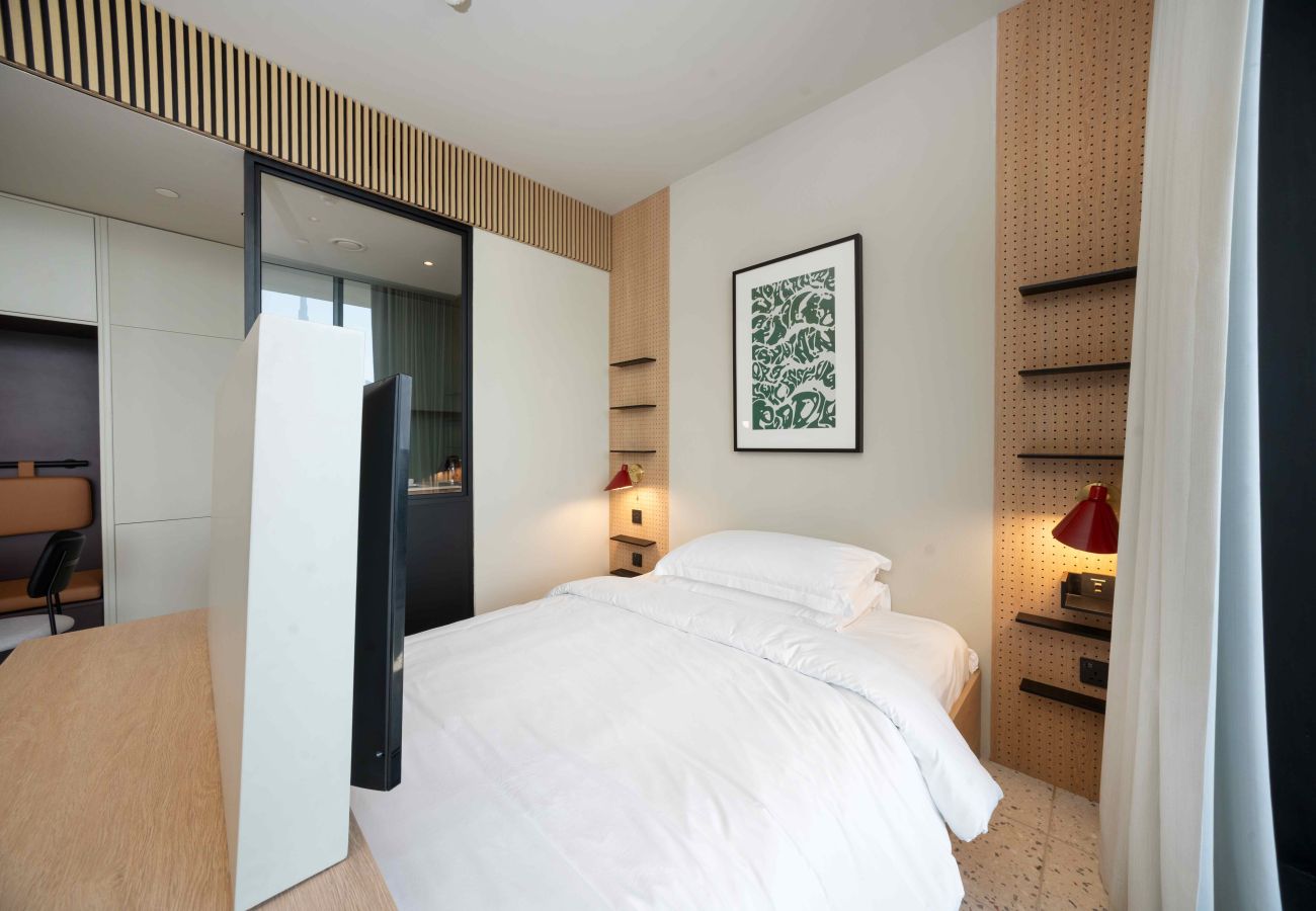 Studio in Dubai - Bright Studio w/ Iconic Burj View