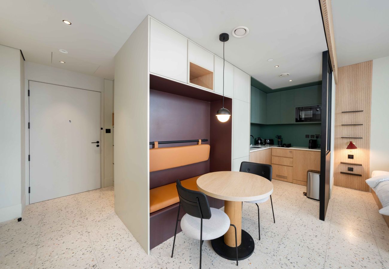 Studio in Dubai - Bright Studio w/ Iconic Burj View