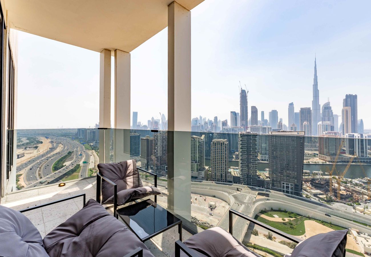Studio in Dubai - Contemporary Studio w/ Burj View