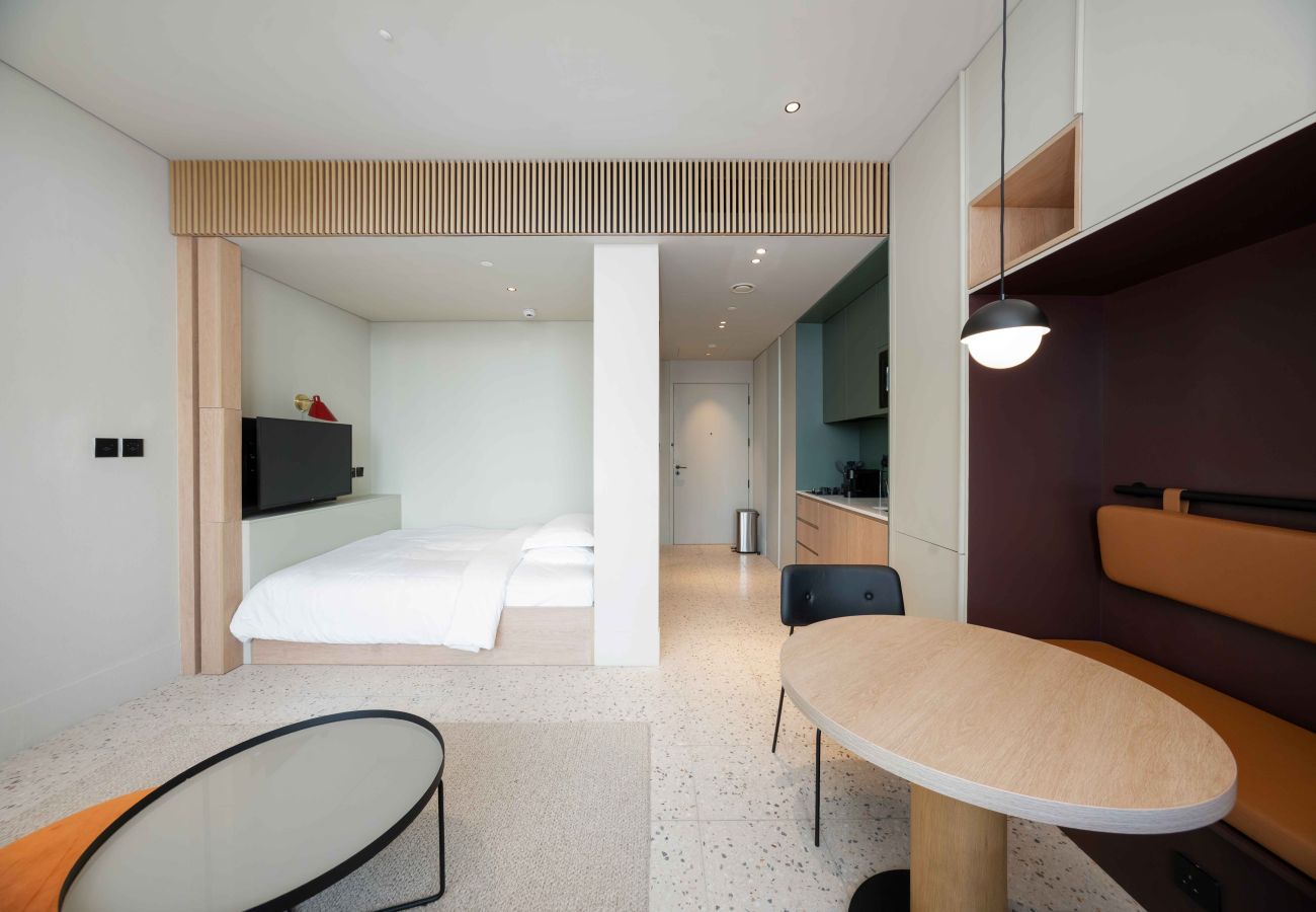 Studio in Dubai - Contemporary Studio w/ Burj View