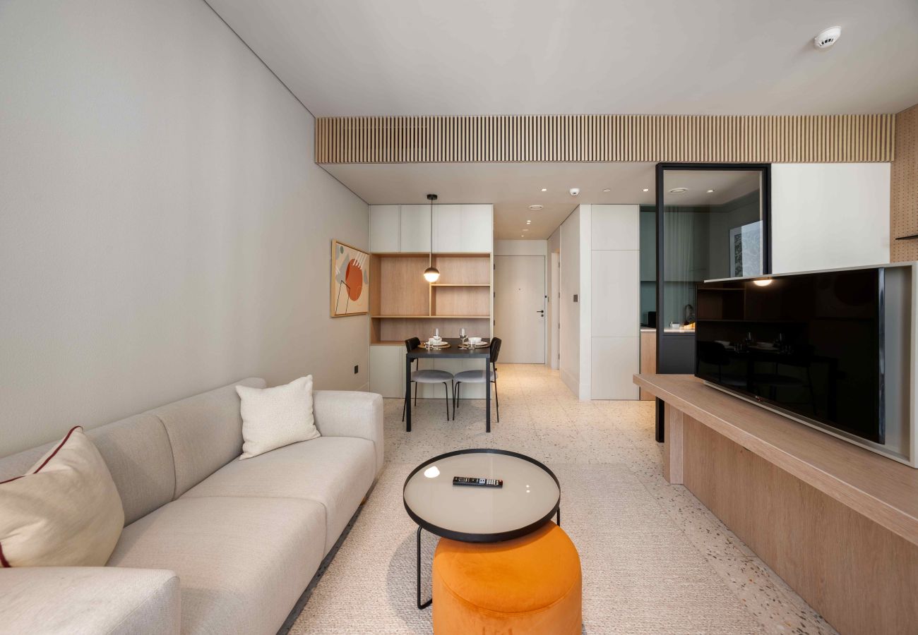 Studio in Dubai - Furnished Business Bay Studio w/ Balcony