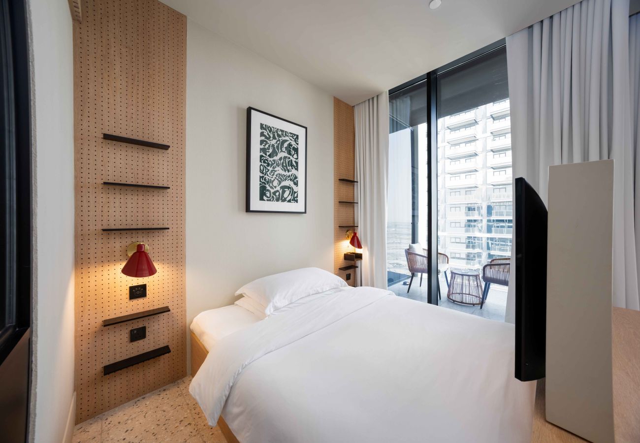 Studio in Dubai - Furnished Business Bay Studio w/ Balcony