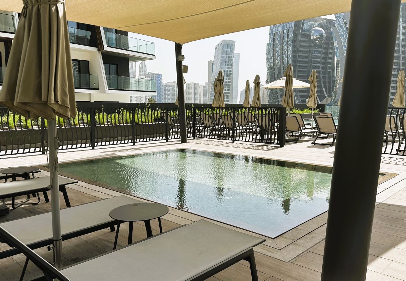 Apartment in Dubai - Modern 2BR Retreat | Near Downtown Dubai
