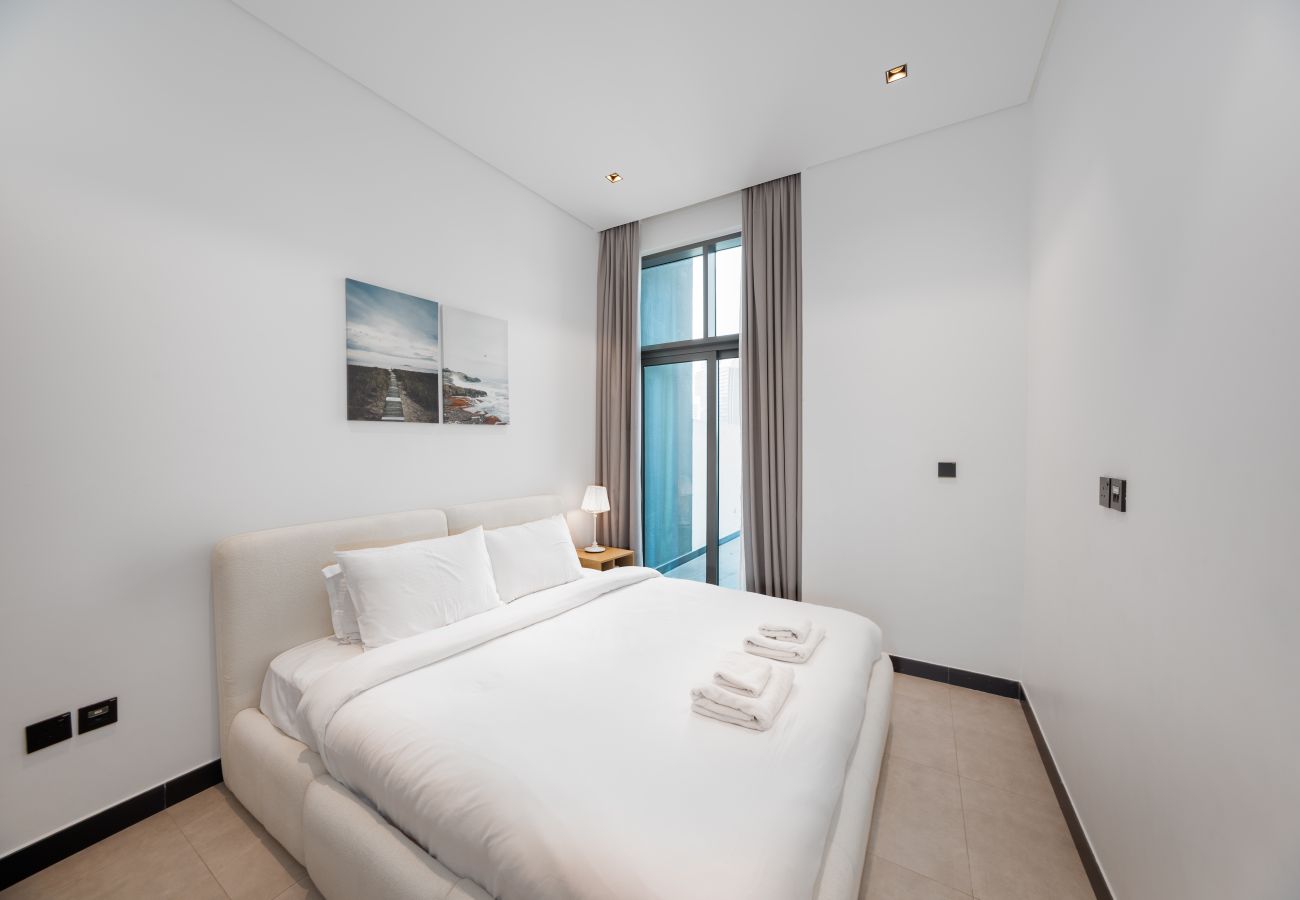 Apartment in Dubai - Modern 2BR Retreat | Near Downtown Dubai