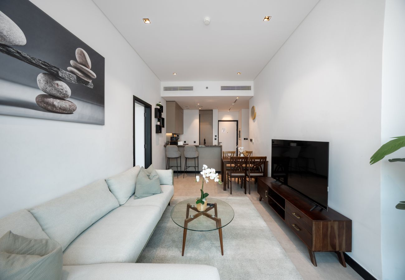 Apartment in Dubai - Modern 2BR Retreat | Near Downtown Dubai