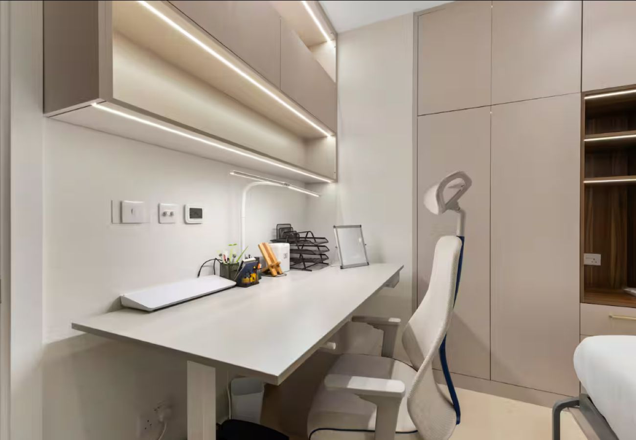 Apartment in Dubai - Palm Jumeirah 2BR w/ Direct Beach Access
