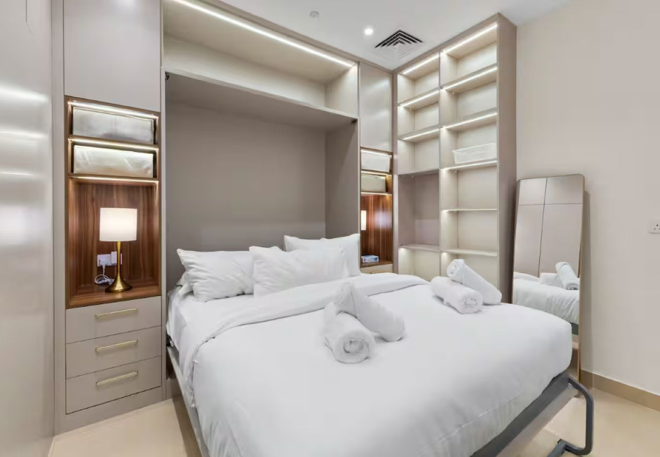 Apartment in Dubai - Palm Jumeirah 2BR w/ Direct Beach Access