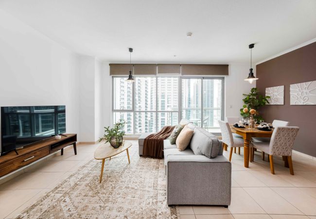 Apartment in Dubai - Cozy 1BR | Steps from Burj Khalifa & Mall