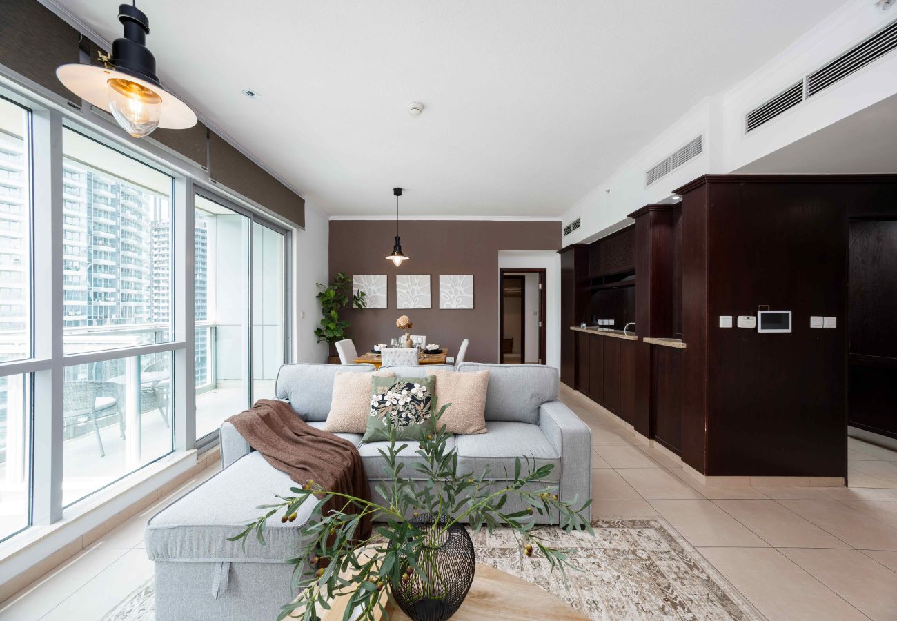 Apartment in Dubai - Cozy 1BR | Steps from Burj Khalifa & Mall