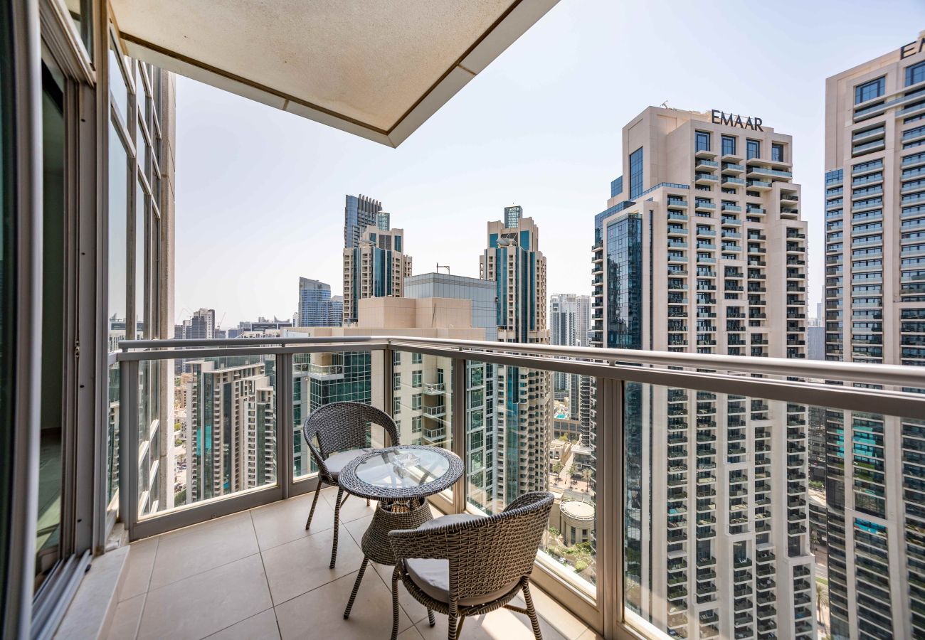 Apartment in Dubai - Cozy 1BR | Steps from Burj Khalifa & Mall