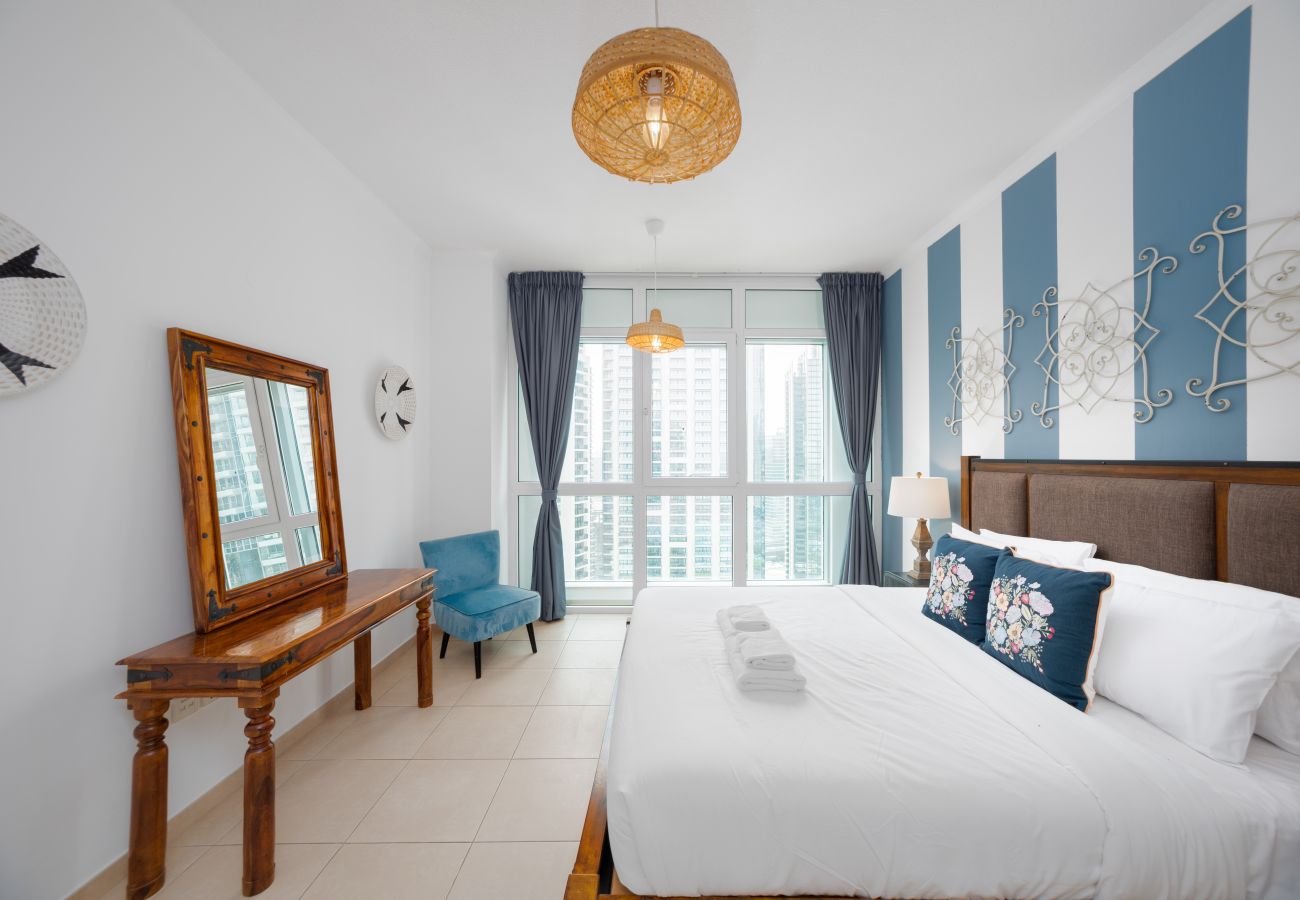 Apartment in Dubai - Cozy 1BR | Steps from Burj Khalifa & Mall