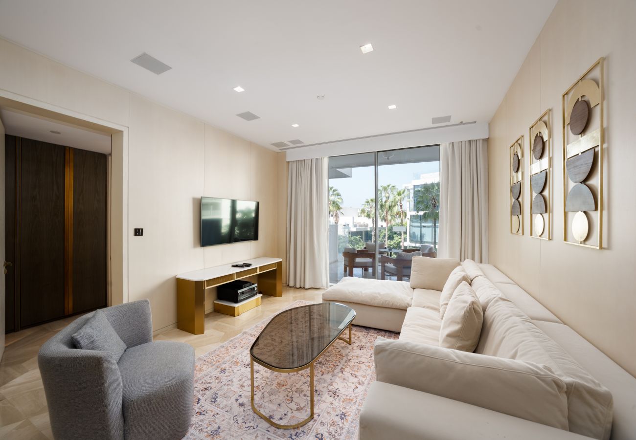 Apartment in Dubai - Modern 2BR Gem | Prime Palm Jumeirah Location
