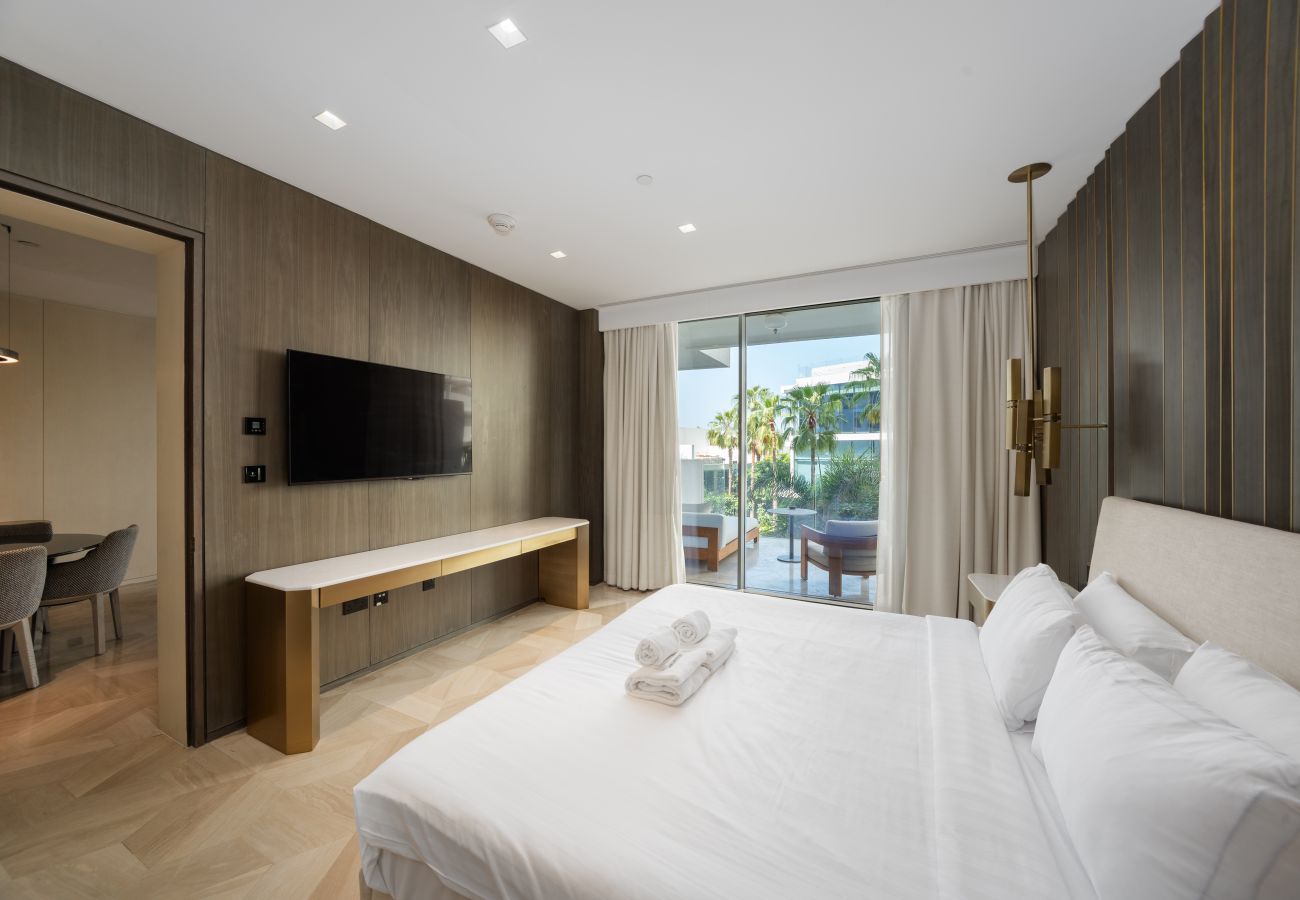 Apartment in Dubai - Modern 2BR Gem | Prime Palm Jumeirah Location